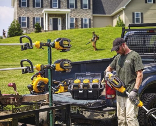DeWalt 40V Max Pole Hedge Trimmer