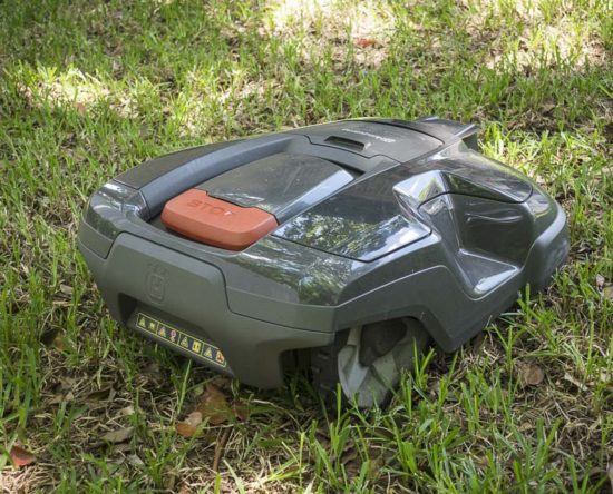 How Robotic Lawnmowers Work