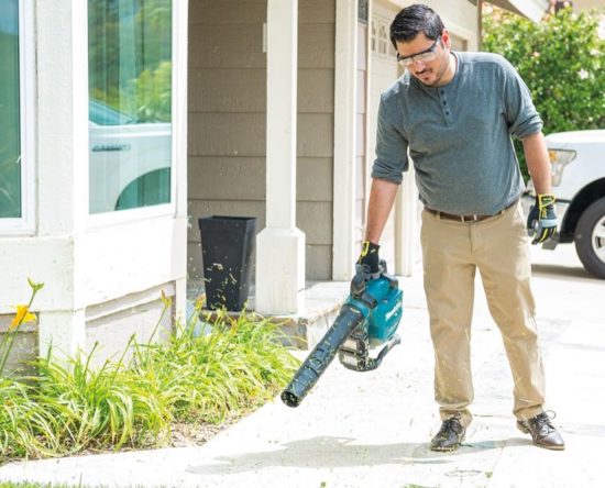 Makita XBU04 cordless blower