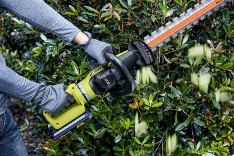 Ryobi 40V HP Brushless 26-inch HedgeSweep Trimmer RY40640VNM
