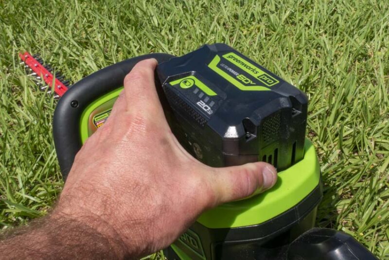 inserting 60V battery