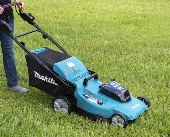 Makita XML11 18V X2 lawn mower review