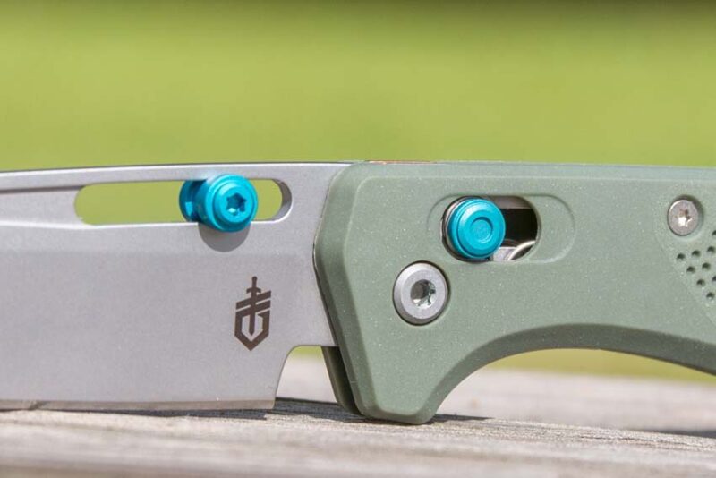 pivot lock design