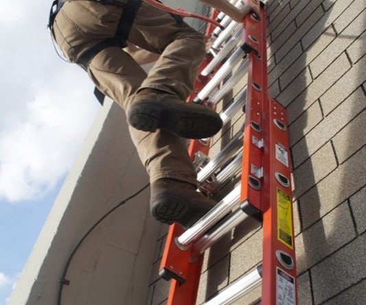 Werner D6216-3 16 ft Fiberglass Extension Ladder