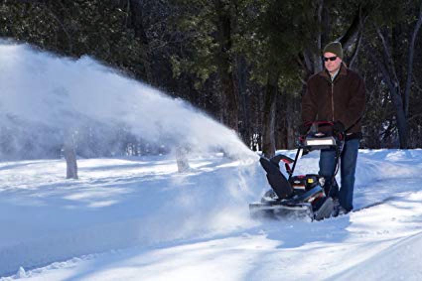 Difference between single-stage and two-stage snowblowers