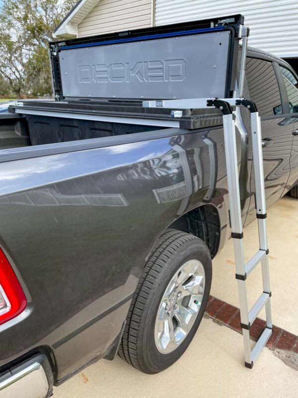 truck box with ladders