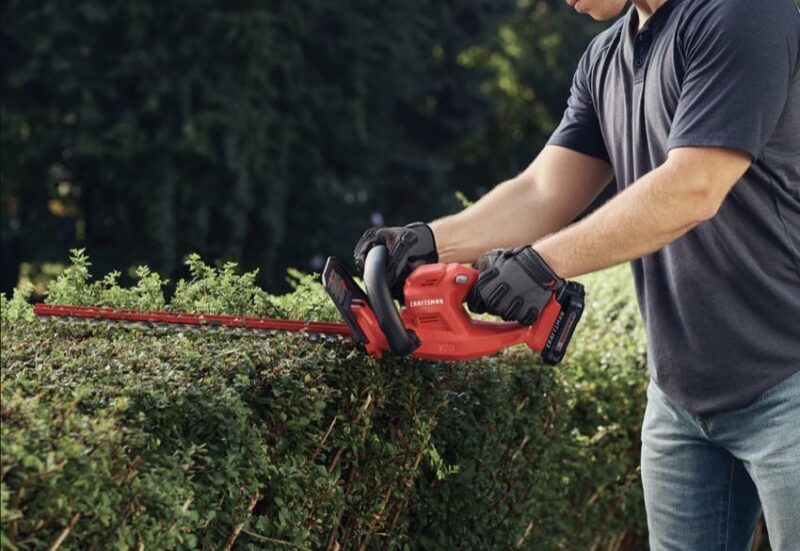 Craftsman V20 20-inch Hedge Trimmer CMCHT810