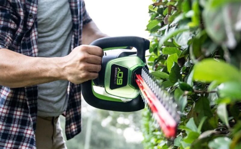 Greenworks Pro cordless hedge trimmer review