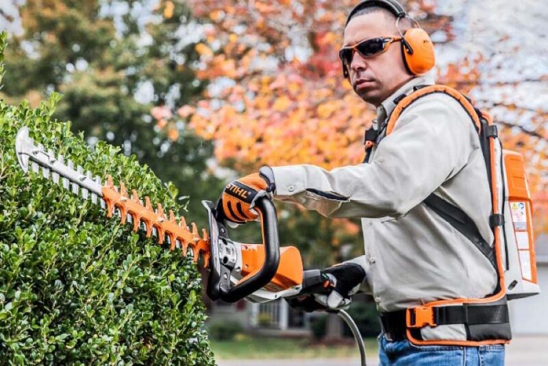 Best battery deals operated hedge trimmer