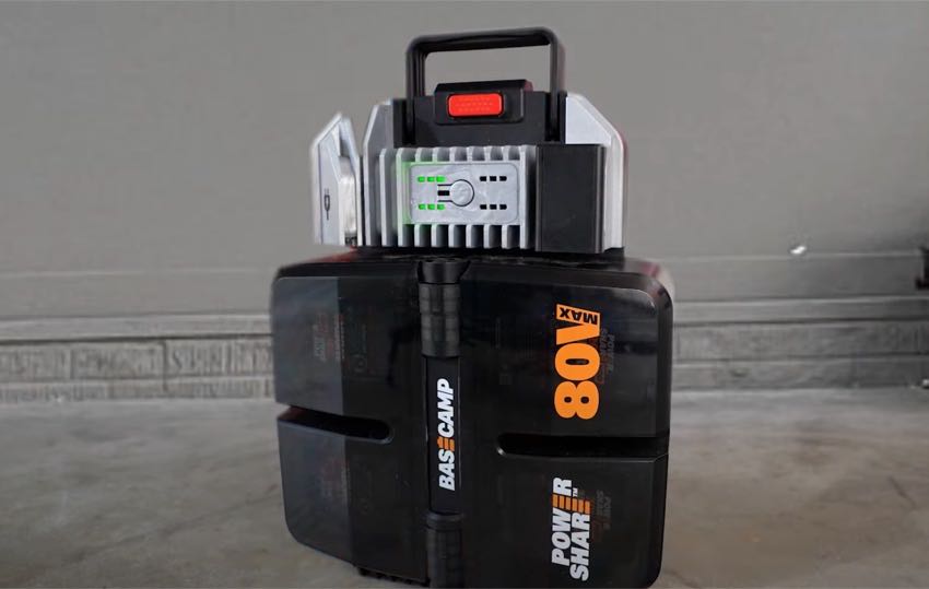 Worx 80V 4-port battery charger basecamp power share