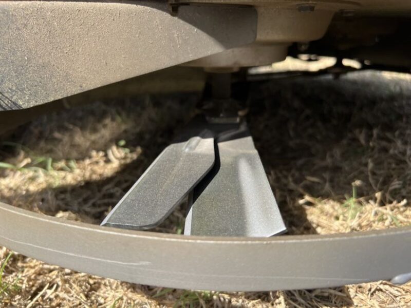 Zero-Turn mower cross-cut blades