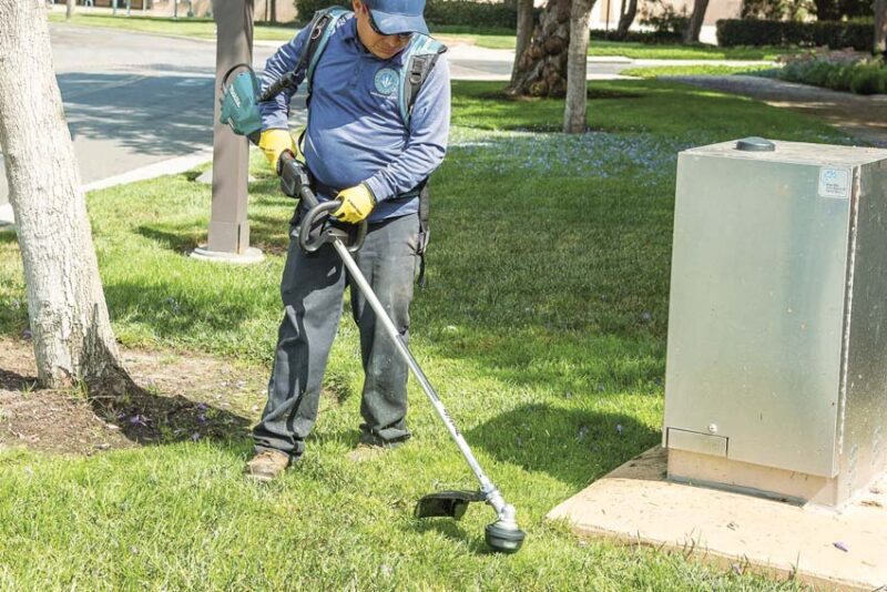 Lightweight battery discount operated weed wacker