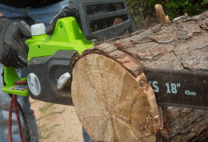 18-inch corded cutting tree trunk