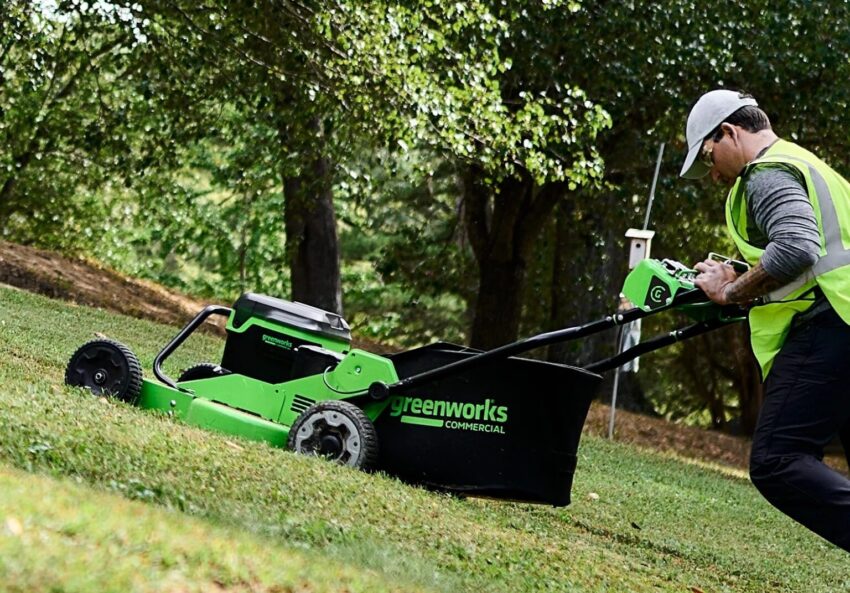 Greenworks Commercial 30-Inch Mower