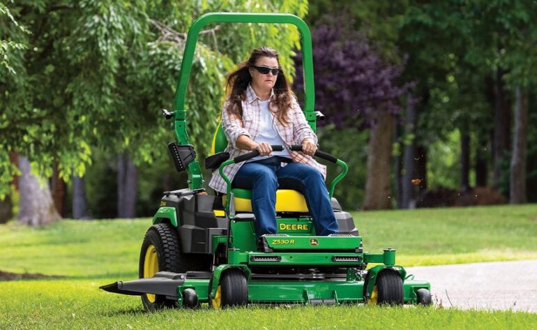 John Deere Residential Zero-Turn Mowers Compared - OPE