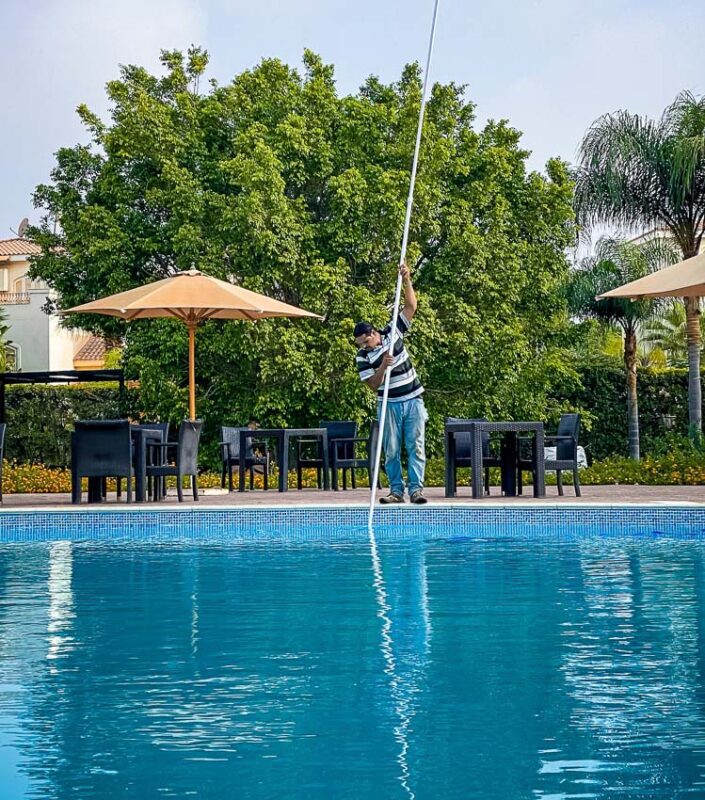 cleaning pool