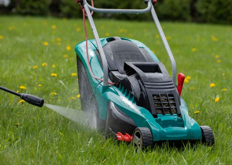 cleaning your lawn mower