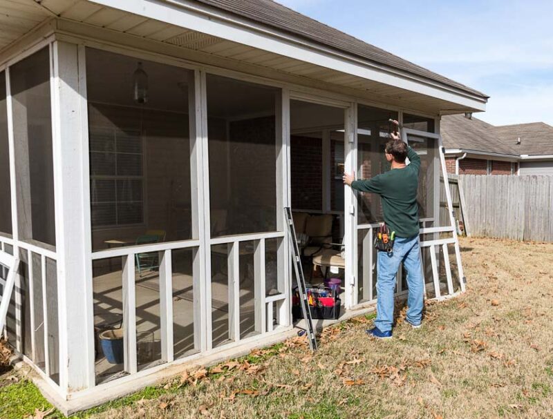 building a screened in porch labor costs