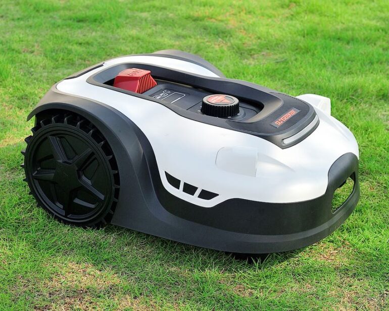 Sunseeker L22 Plus Robotic Mower - OPE Reviews