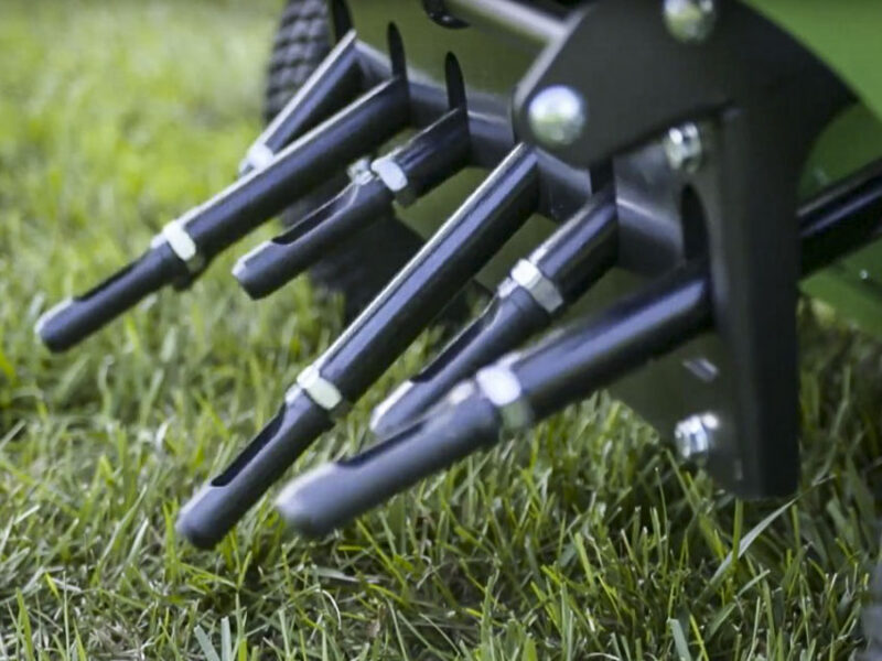 how to aerate and fertilize your lawn in the fall