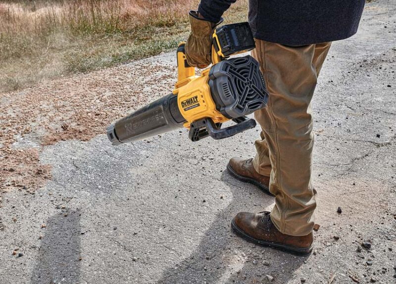 DeWalt 20v brushless leaf blower