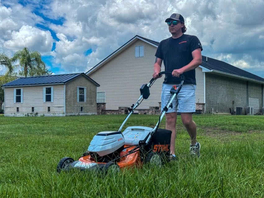 Stihl battery powered self propelled lawn mower sale